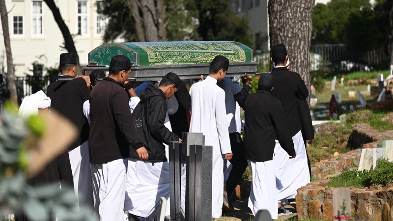 Homeless woman, whose family could not be located, buried by strangers